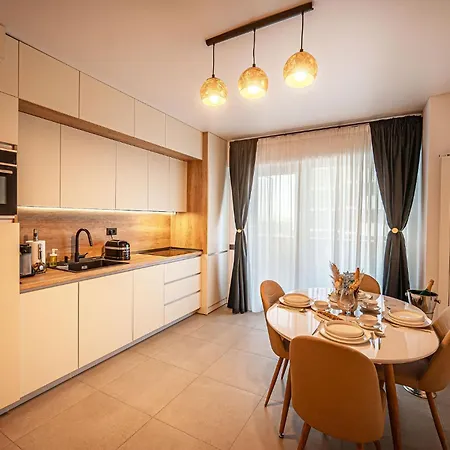 Erato In Odyssey Pool & Fitness Resort-parking Apartman Mamaia