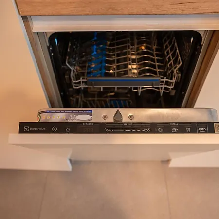 Erato In Odyssey Pool & Fitness Resort-parking Mamaja